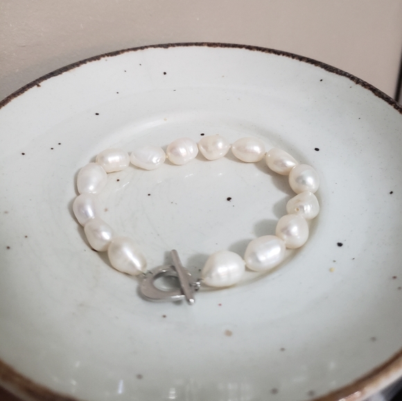 Faux pearl bracelet - Picture 3 of 3